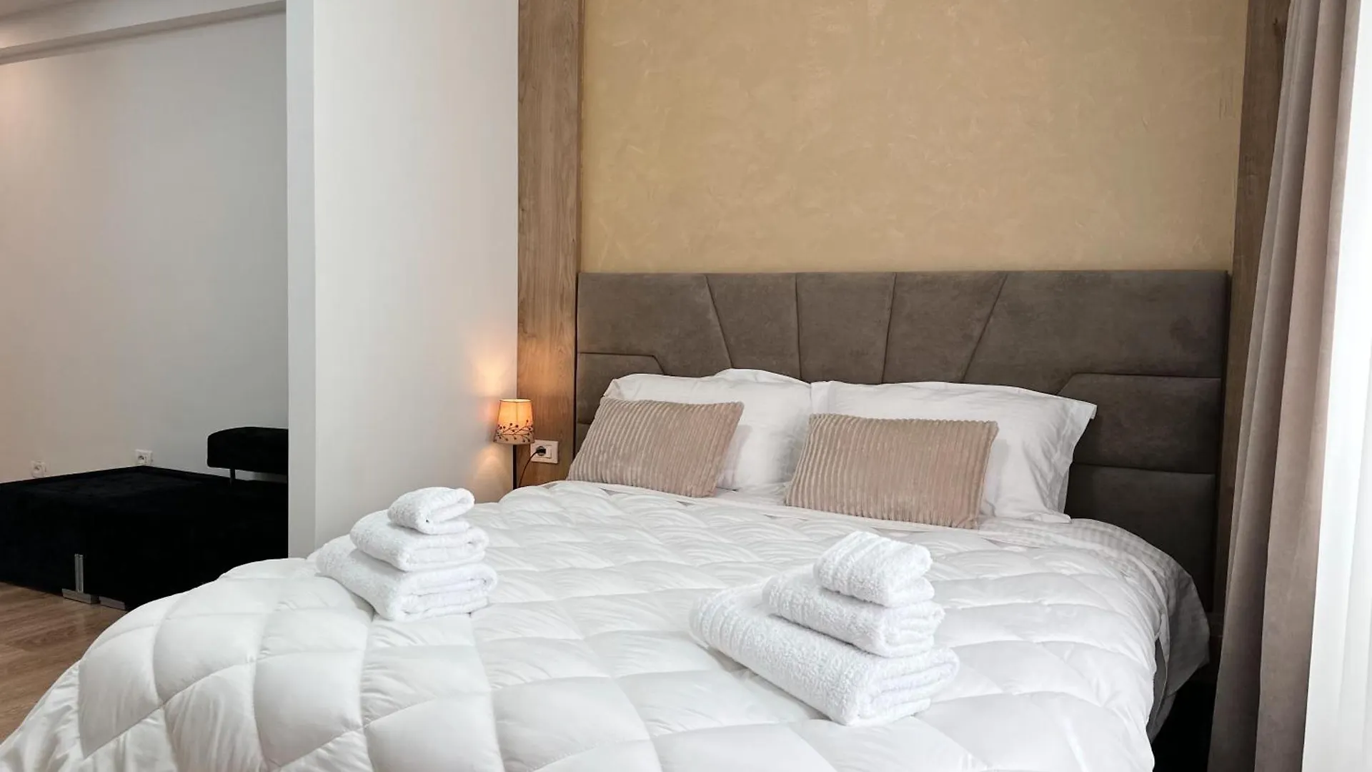City Center Apartment Τίρανα